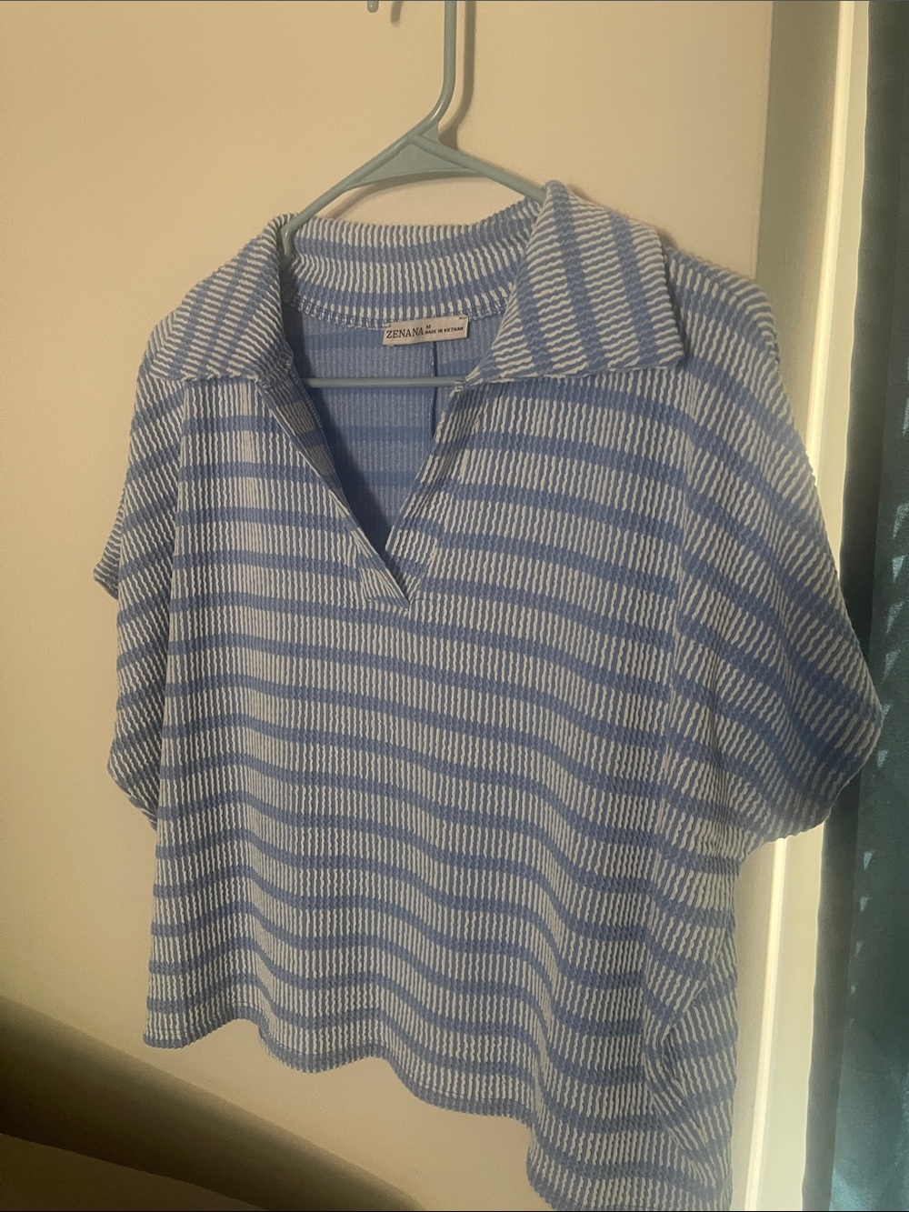 Zenana Blue & White Striped Top Sz Med NWOT!